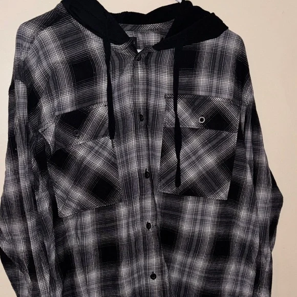 Men's Black and Gray Plaid Hooded Button Down Shirt. Size L - Picture 2 of 10